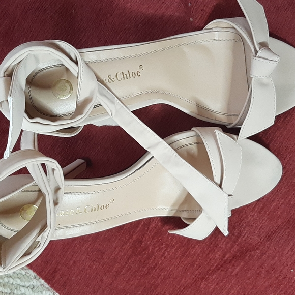 Chase&‎ Chloe shoes - Picture 3 of 4